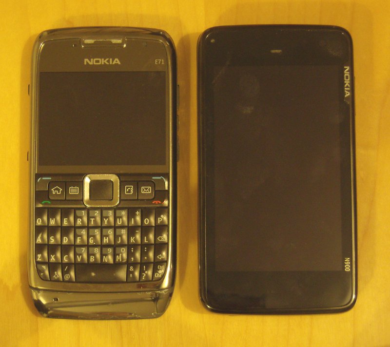 N900 vs E71 - Top view